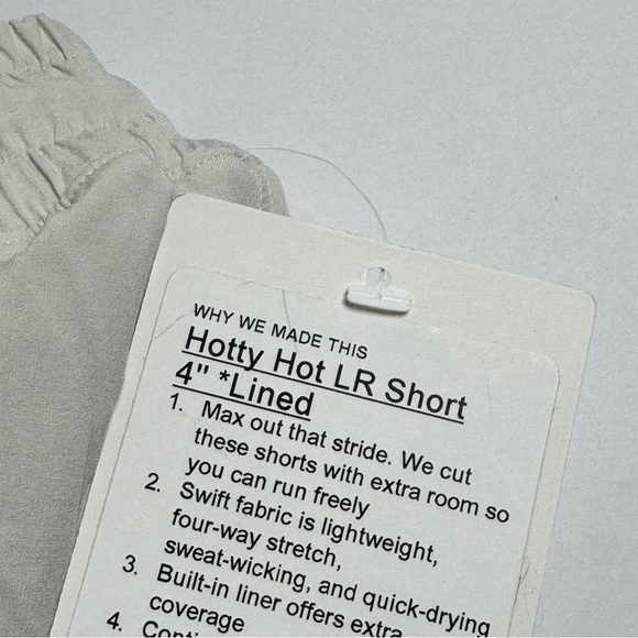 NWT Lululemon Hotty Hot Low Rise Short 4” Lined Size 6 Bone White - Picture 4 of 4